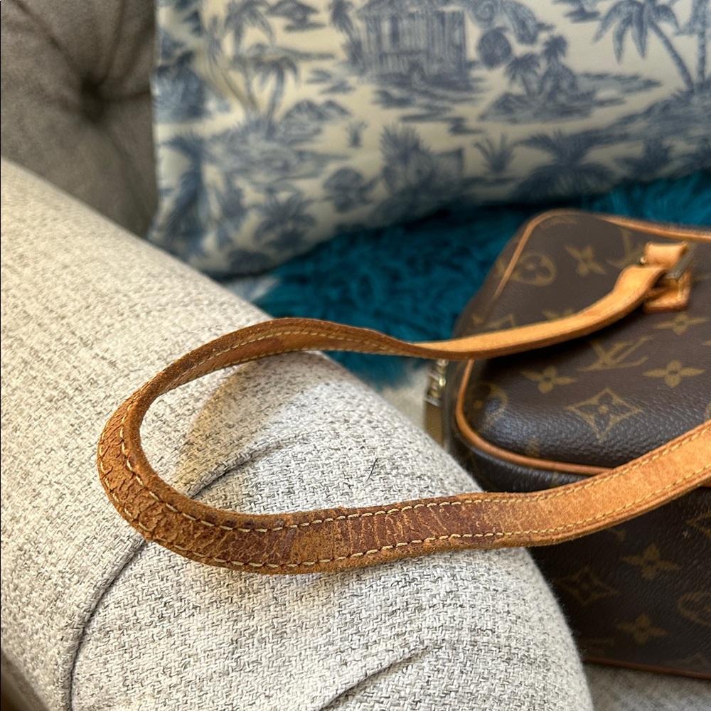 Louis Vuitton Monogram Bag in Brown and Tan - Picture 8 of 17